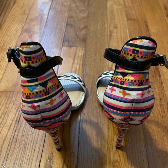 Brand new tribal style heels. Super cute with a pop of neon colors on the back. - Picture 3 of 4